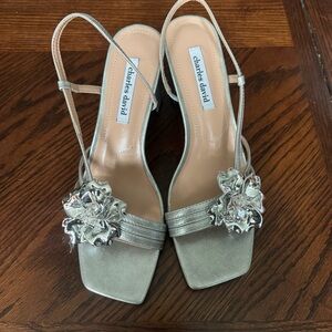 Charles David Rome Silver metallic Block Heel Sandals Slingback floral accent 11